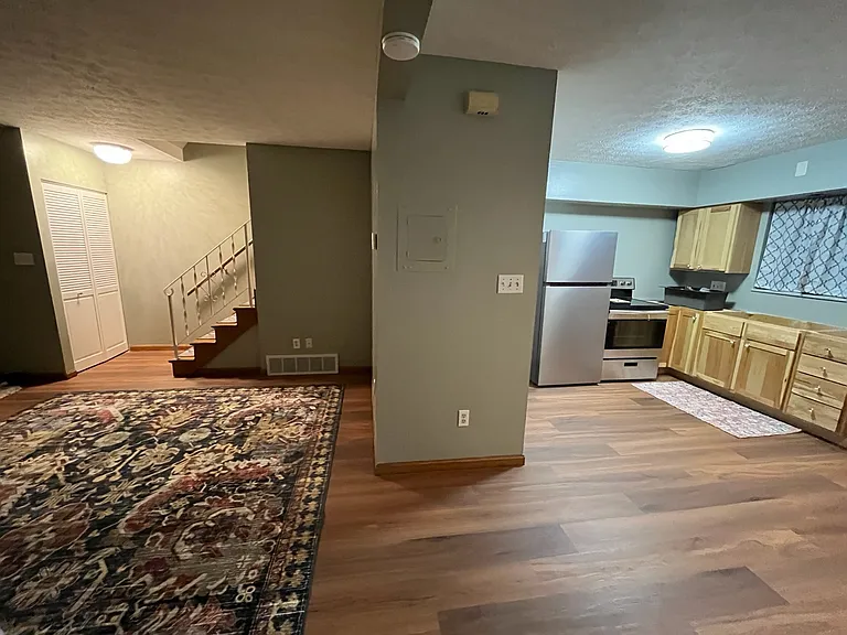 8-2431 Northland St #8 — Photo 8