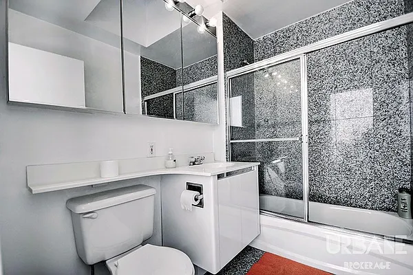 Rented by Urbane Brokerage | media 67