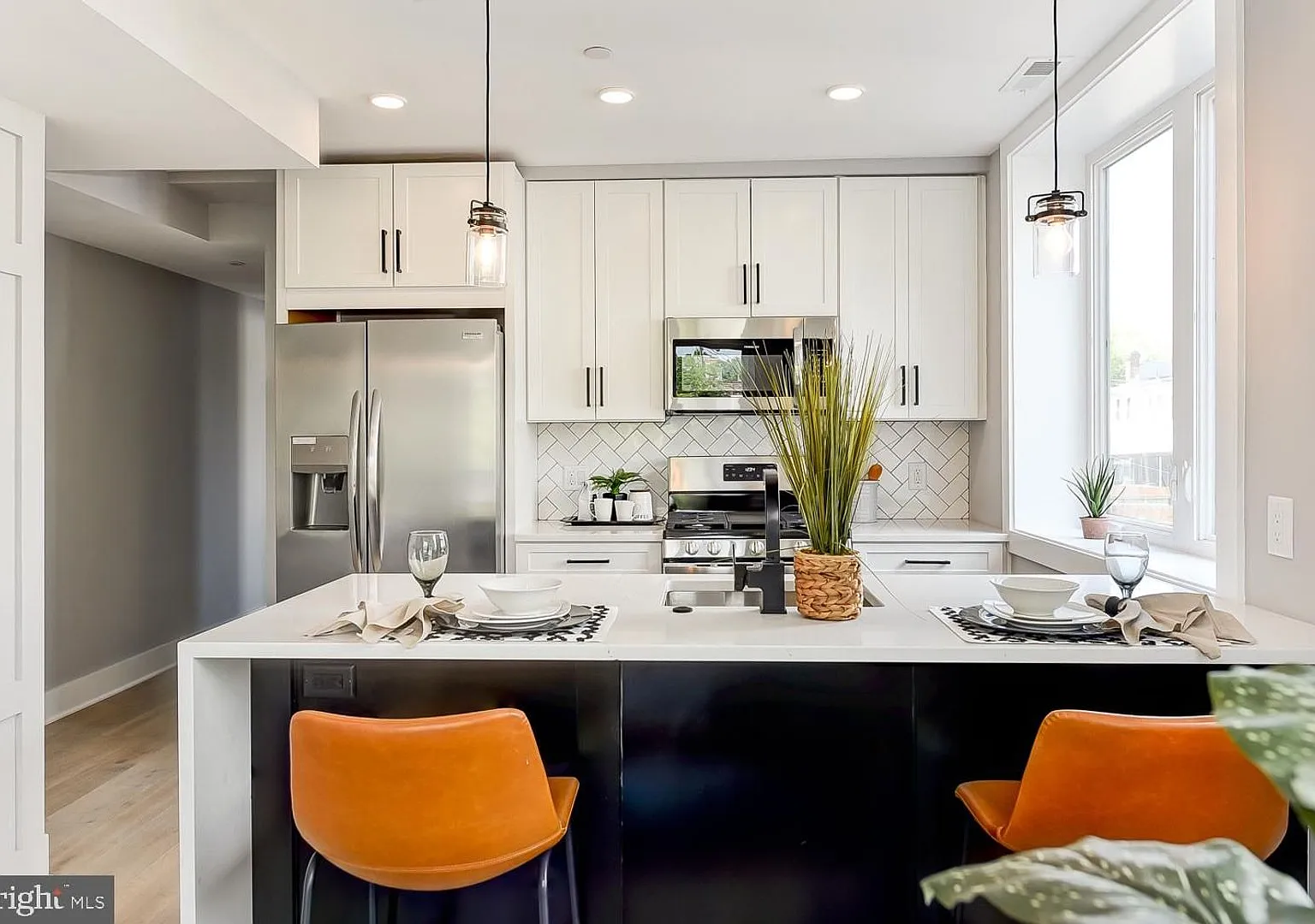 Modern 2BR/2BA with Parking in Trinidad! — Photo 3