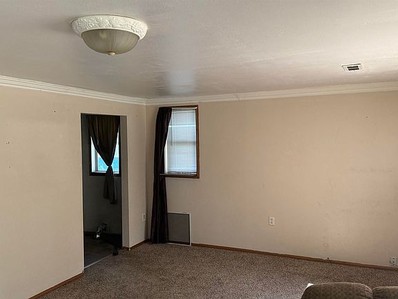 3rd image of 226 Main St