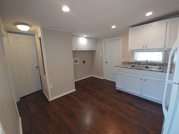 5th image of 2821 Hillcrest Ave #3