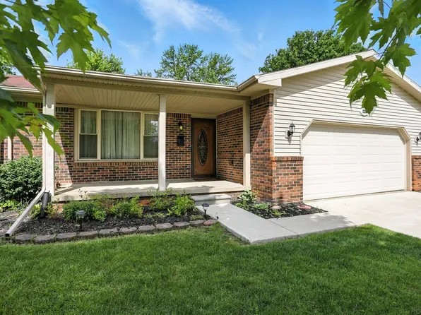 12156 Birchwood Ln, Grand Blanc, MI 48439