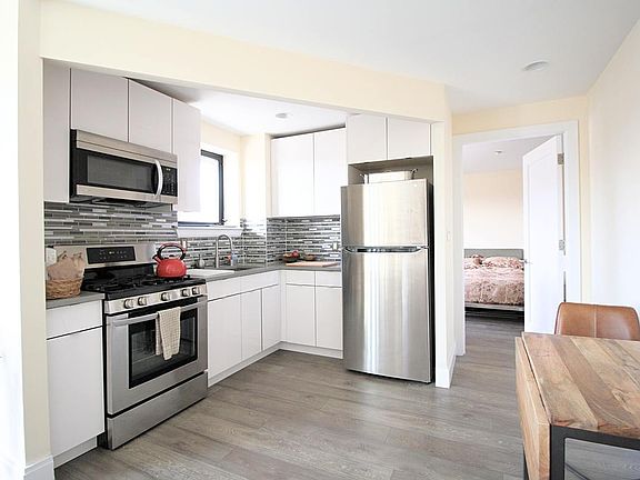 4th image of 238 E 106th St APT 7AA