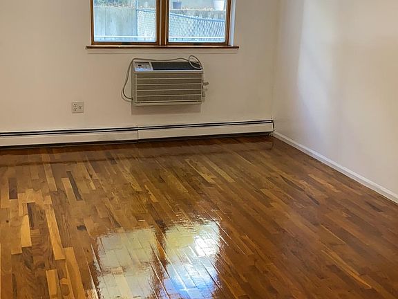 4th image of 8716 16th Ave #3