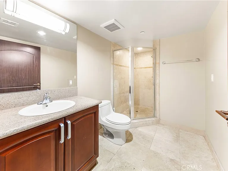 11218 Camarillo St #404 — Photo 37