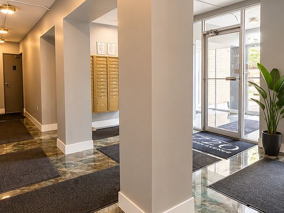 3rd image of 5320 N Damen Ave #200