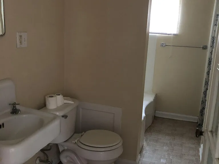 1225 8th St #4 — Photo 7