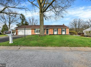 1817 Roxboro Rd, York, PA 17402