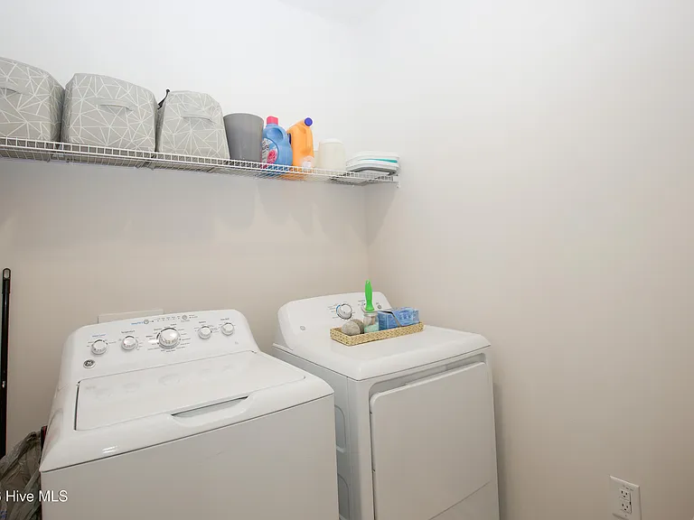 1179 Misty Creek Dr — Photo 28