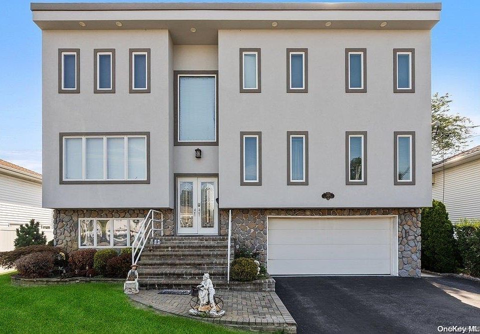 1st image of 2489 Aron Dr W