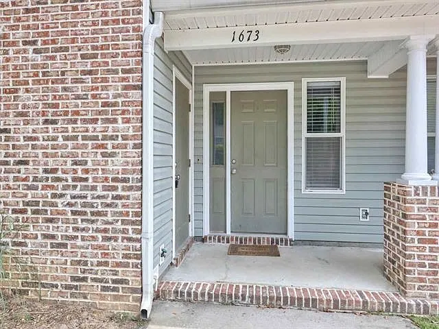 3 bed, 1173 sqft, $1,750 — Photo 2
