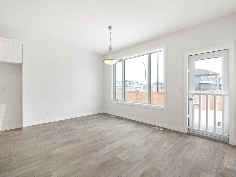 343 Yellow Moon Cres — Photo 13