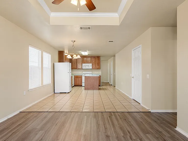 7400 Cayenne Ln — Photo 12