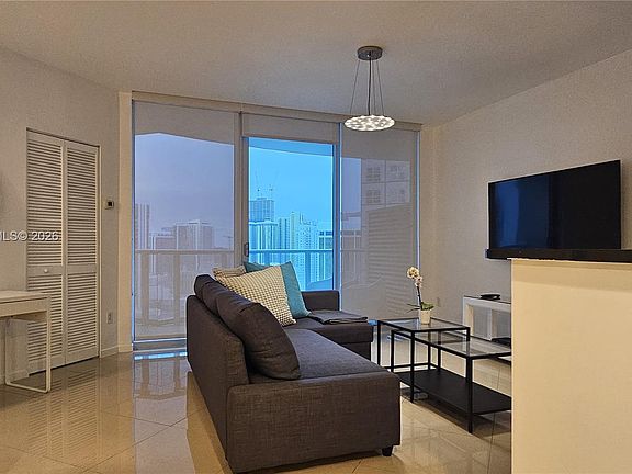 2nd image of 300 S Biscayne Blvd #T-2905