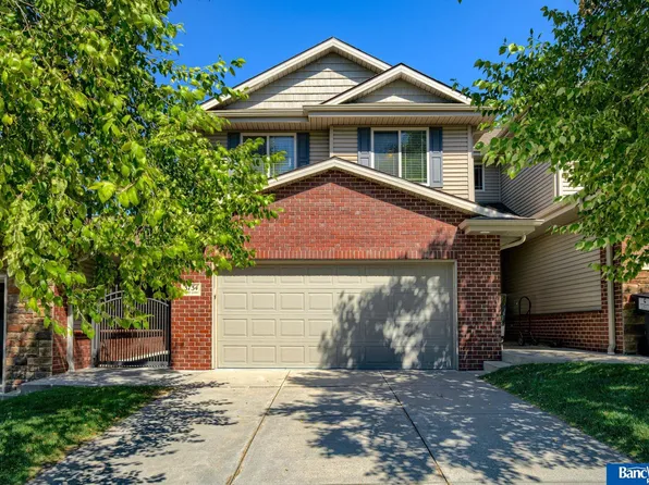 3734 Pablo Ln, Lincoln, NE 68516