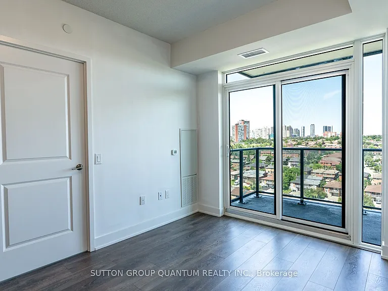 204 Burnhamthorpe Rd E #1105 — Photo 13