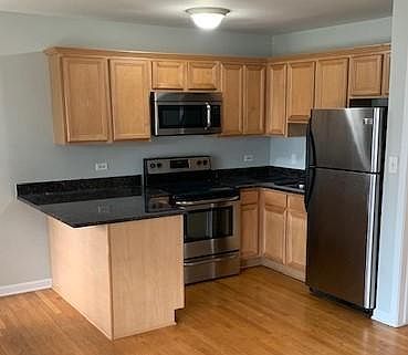 3rd image of 6244 N Harlem Ave APT 5B
