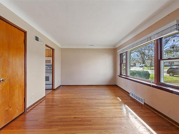 4th image of 9413 Koerber Ln