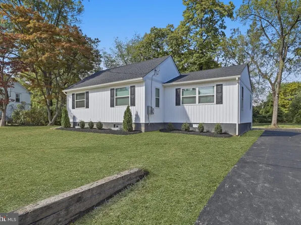 215 Almonesson Rd, Blackwood, NJ 08012