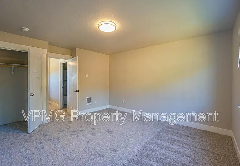 2331 E Otter Loop #A — Photo 18