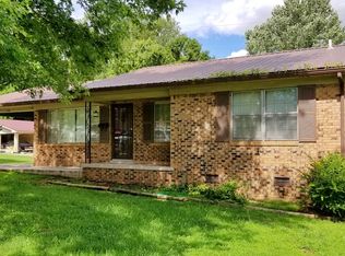 238 Meadow Brook Dr, Linden, TN 37096