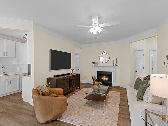 4th image of 2228 Chatelain Way