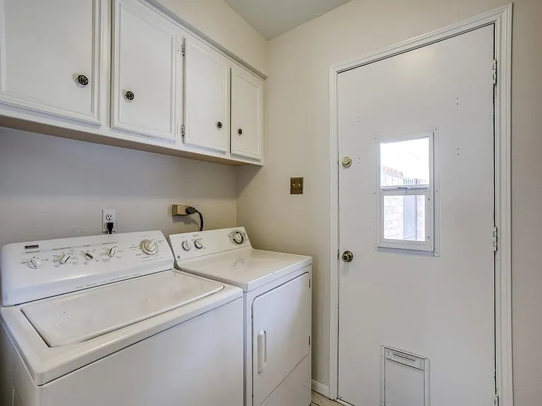 14219 Piping Rock Ln — Photo 10