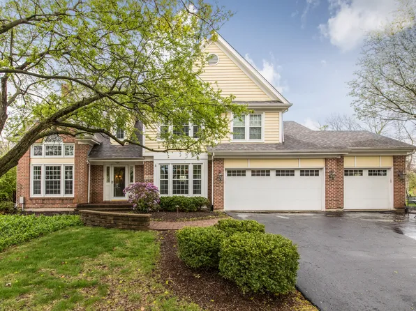 6469 Bobby Jones Ln, Woodridge, IL 60517