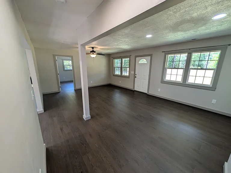 1670 W Massachusetts Ave — Photo 3
