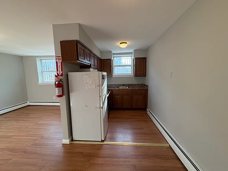 125 Maple Ave #A — Photo 2