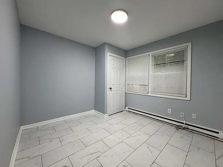 560 Main St #O1E — Photo 10