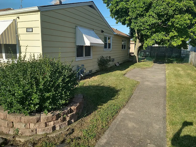 4915 S Lotus Ave — Photo 9