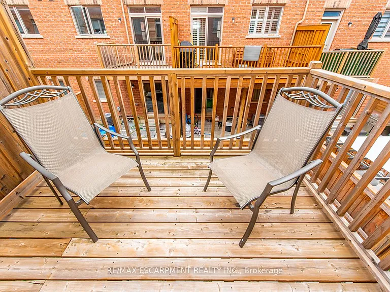 64 City Park Cir — Photo 23
