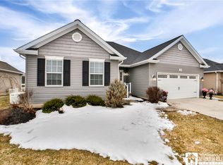 102 Country Club Ct, Grand Island, NY 14072