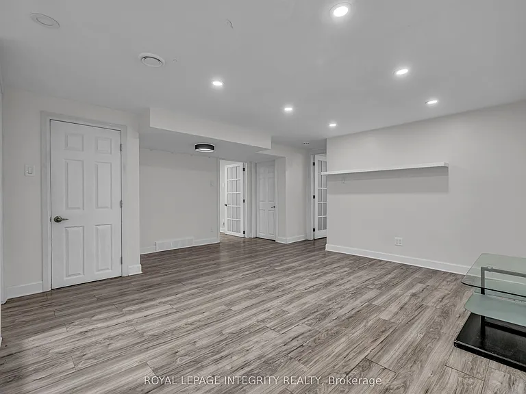 924 Rex Ave — Photo 10