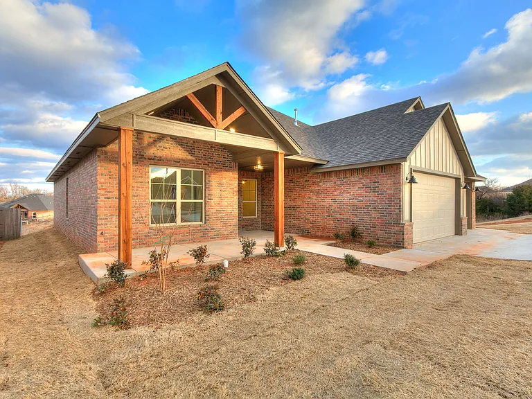 1901 Hollow Crest Ct — Photo 3