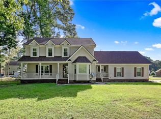 209 Renton Ct, Fayetteville, NC 28311