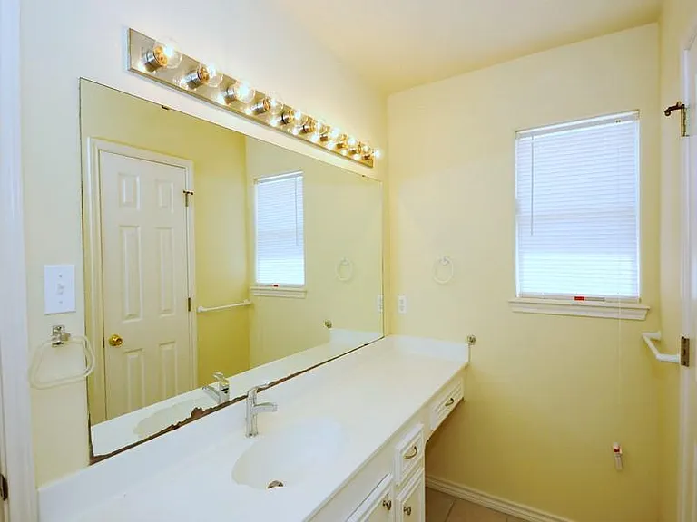 13933 Jacktar St — Photo 8