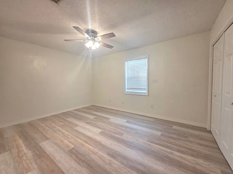 760 Briarwood Dr — Photo 22