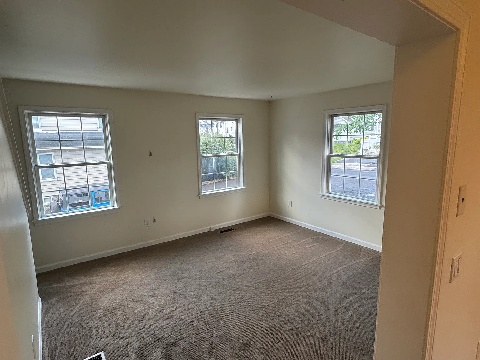 2 bed, 1.5 bath, 1100 sqft, $2,800 — Photo 3
