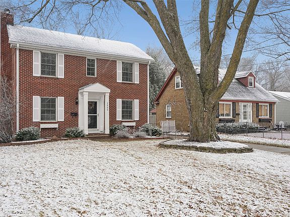 3rd image of 3900 Clinton Ave