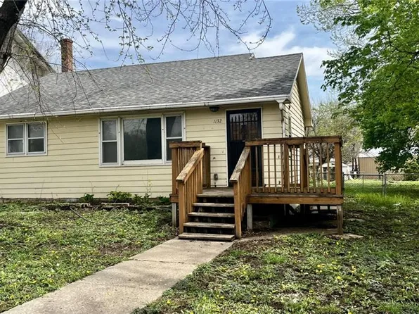 1132 Oak St, Perry, KS 66073