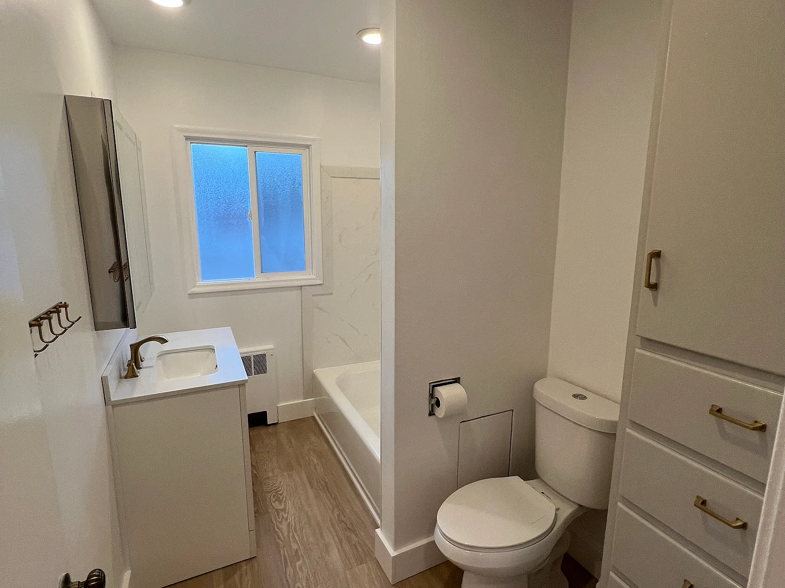 2 bed, 1000 sqft, $1,200 — Photo 2