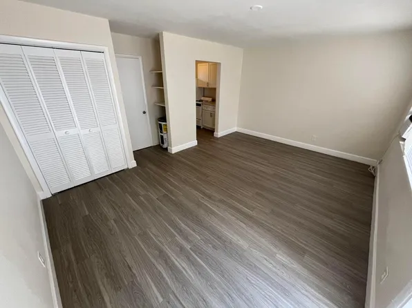 1150 W Blue Heron Blvd, West Palm Beach, FL