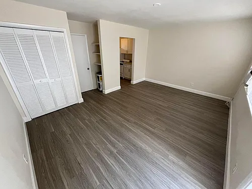 1150 W Blue Heron Blvd Photo 1