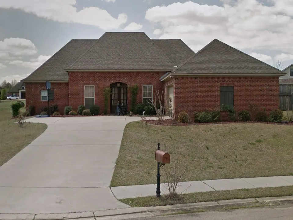 724 Huntington Cv