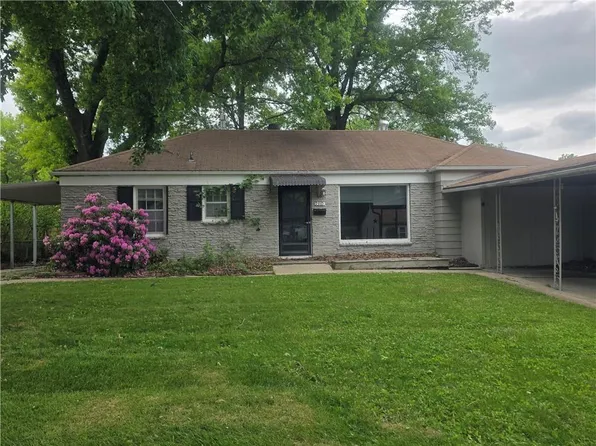 9310 Cottonwood St, Lenexa, KS 66215