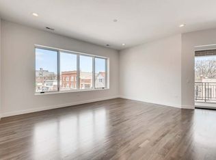 2505 W Carmen Ave #202, Chicago, IL 60625