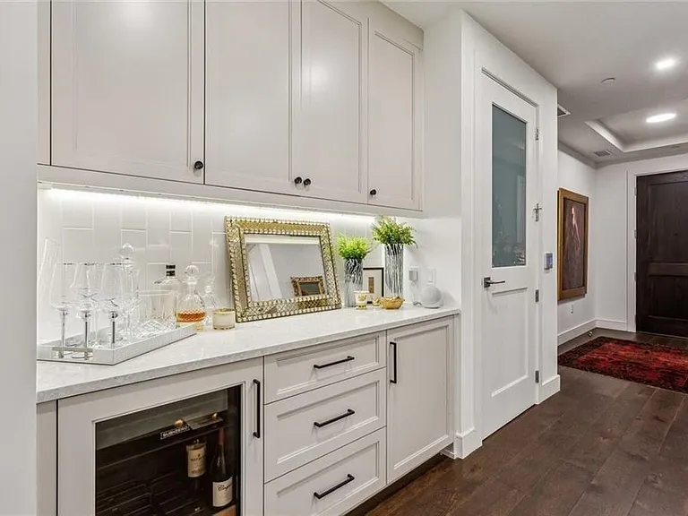 2520 Peachtree Rd #602 — Photo 10