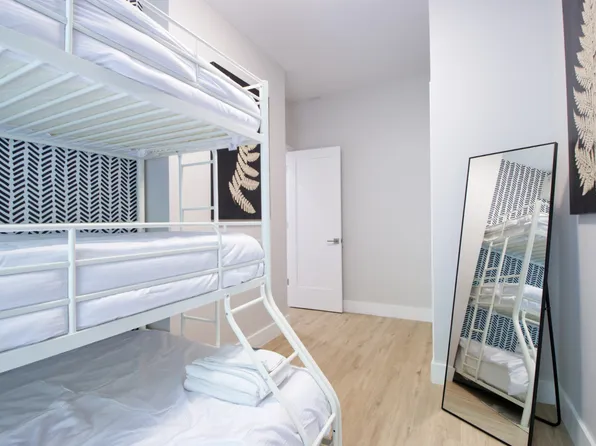 1444 Lincoln Place image 17 of 19